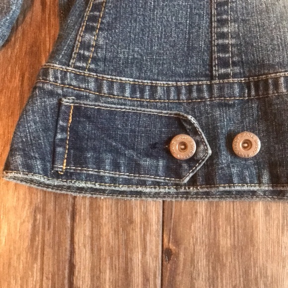 BRODY Medium Wash Denim Fitted Jean Jacket - Picture 7 of 11